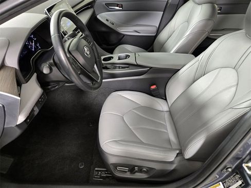 Used 2019 Toyota Avalon XLE image 14