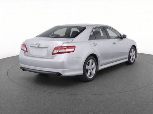 Used 2010 Toyota Camry LE FWD image 6