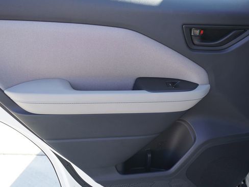 Used 2025 Subaru Forester image 17