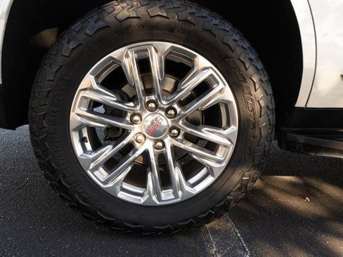 Used 2021 GMC Yukon SLT w/ SLT Luxury Package image 39