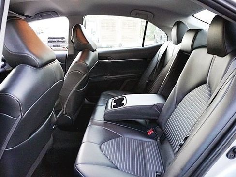 Used 2024 Toyota Camry SE image 15