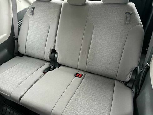 Used 2024 Toyota Sienna LE AWD/4WD image 17