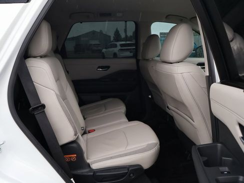 Used 2024 Nissan Pathfinder SL image 26