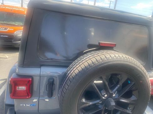 Used 2021 Jeep Wrangler Unlimited Sahara AWD/4WD image 14