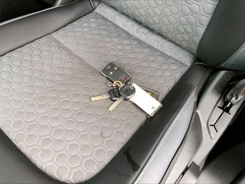 Used 2021 Chevrolet Colorado Z71 w/ Safety Package image 14