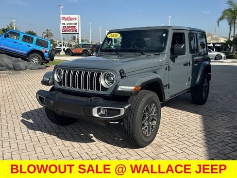 Used 2026 Jeep Wrangler Unlimited Sahara AWD/4WD image 3
