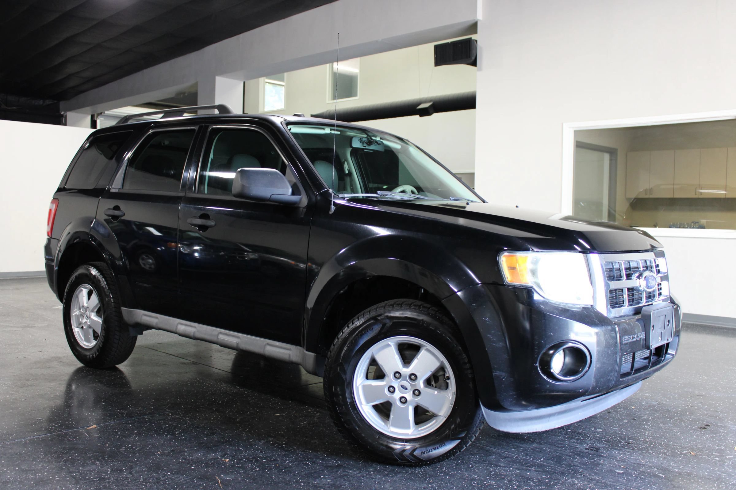 Used 2009 Ford Escape XLT FWD image 32