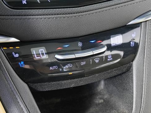 Used 2019 Cadillac XT5 Premium Luxury FWD image 17