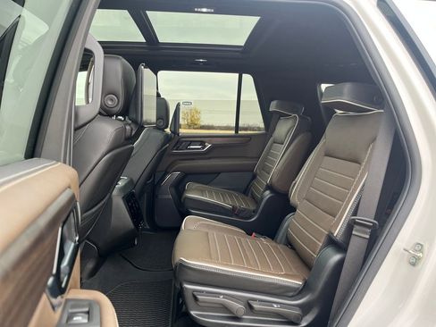 Used 2025 GMC Yukon Denali Ultimate image 28