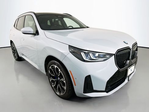 Used 2025 BMW X3 xDrive30i w/ Premium Package image 3