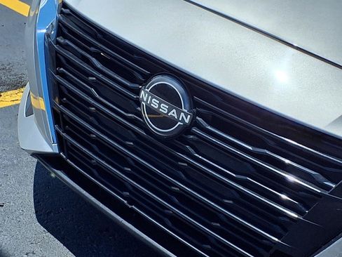 Used 2024 Nissan Altima 2.5 SV FWD image 29