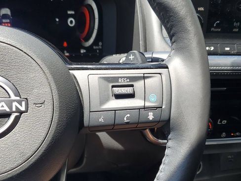 Used 2023 Nissan Rogue Platinum FWD image 26