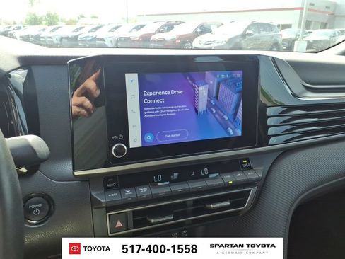 Used 2025 Toyota Camry SE FWD image 20