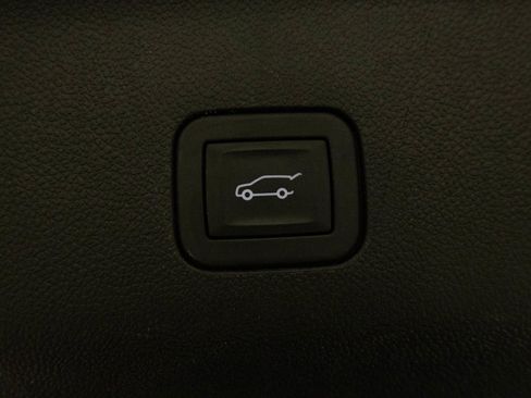 Used 2025 GMC Yukon Elevation image 37