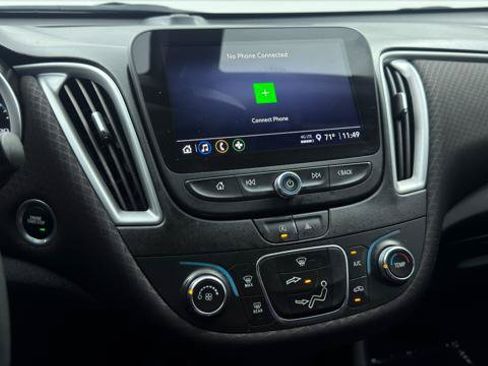 Used 2022 Chevrolet Malibu LS FWD image 30