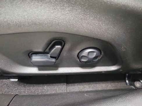 Used 2019 Jeep Renegade Limited w/ Quick Order Package 22P image 33