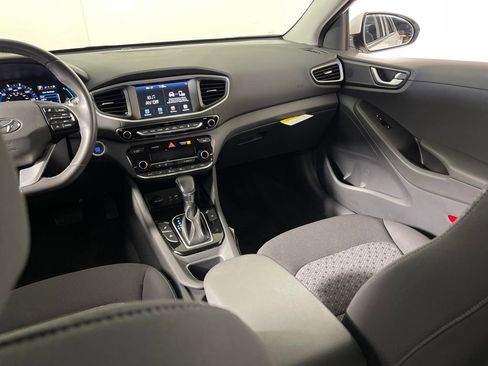 Used 2019 Hyundai Ioniq Plug-In Hybrid image 17