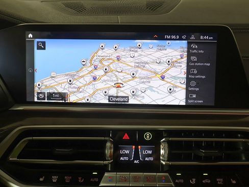 Used 2022 BMW X5 xDrive40i AWD/4WD image 47