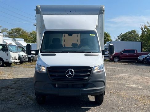 Used 2024 Mercedes-Benz Sprinter 4500 image 4