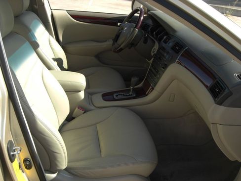 Used 2003 Lexus ES 330 FWD image 18