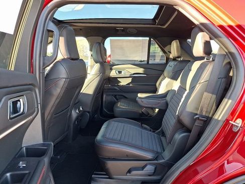 New 2026 Ford Explorer ST-Line w/ ST-Line Street Pack image 5