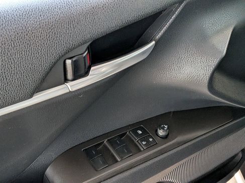 Certified 2023 Toyota Camry SE image 9