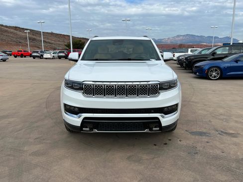 Used 2022 Jeep Grand Wagoneer Series III w/ HD Trailer Tow Package image 8