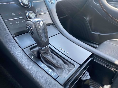 Used 2015 Ford Taurus Limited FWD image 28