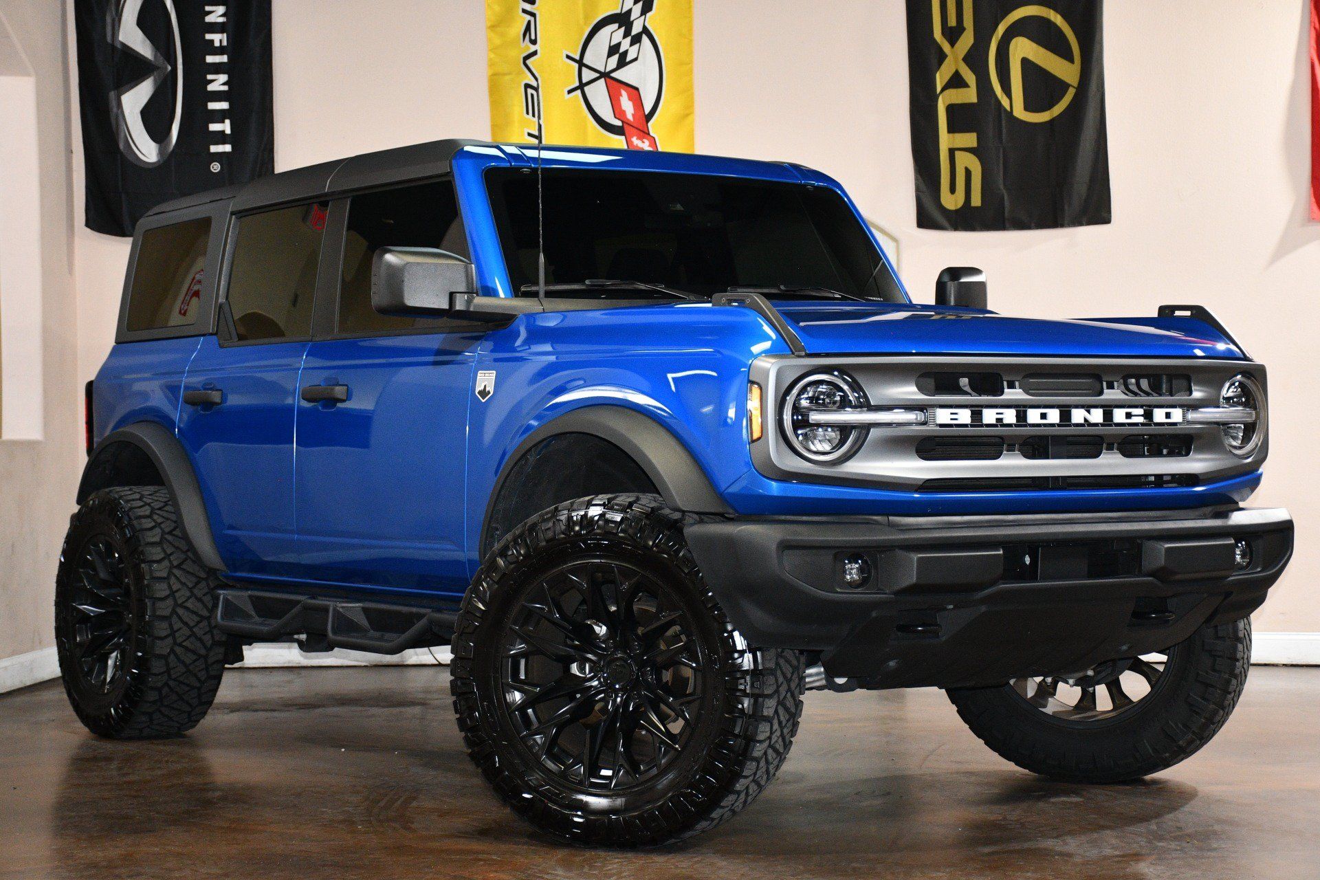 Used 2024 Ford Bronco Big Bend AWD/4WD image 3