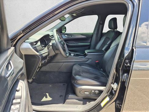 Used 2023 Jeep Grand Cherokee L Laredo AWD/4WD image 16