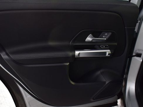 Certified 2022 Mercedes-Benz GLB 250 4MATIC image 29