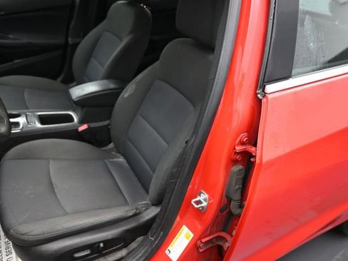 Used 2018 Chevrolet Cruze LT w/ Convenience Package image 10