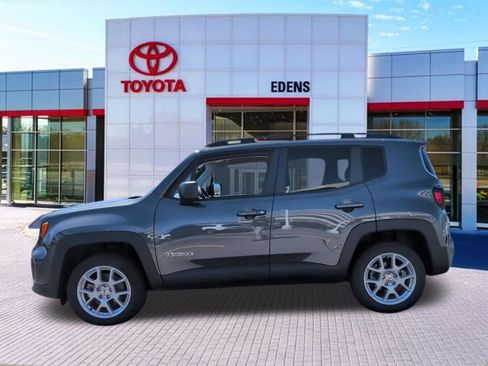 Used 2022 Jeep Renegade Latitude w/ Convenience Group AWD/4WD image 6