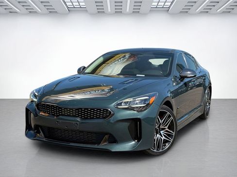 Used 2022 Kia Stinger GT1 RWD image 6