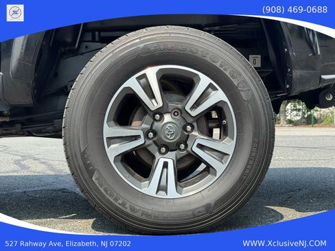 Used 2019 Toyota Tacoma Limited image 31