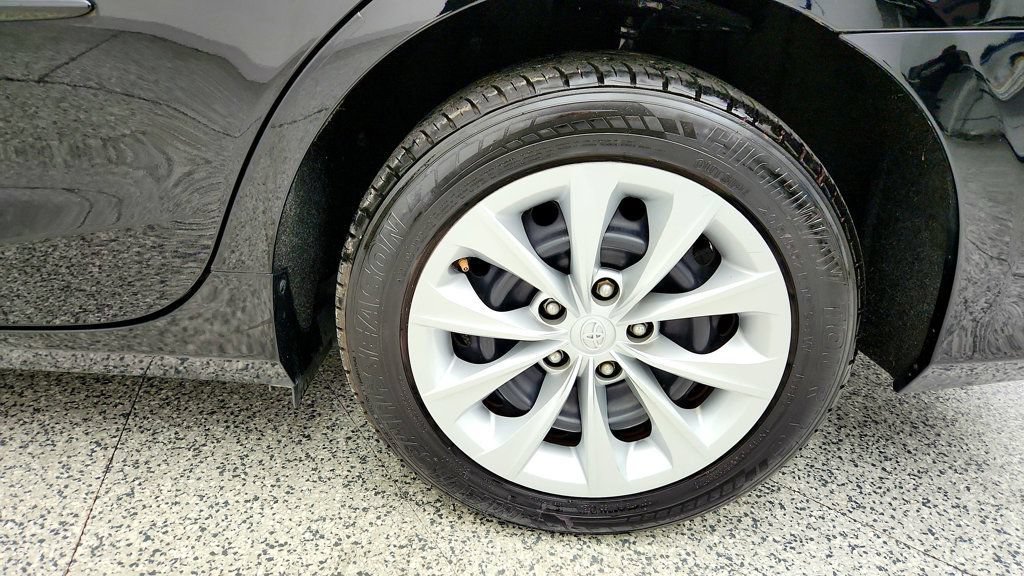 Used 2016 Toyota Camry LE w/ Protection Package (Q2) FWD image 9