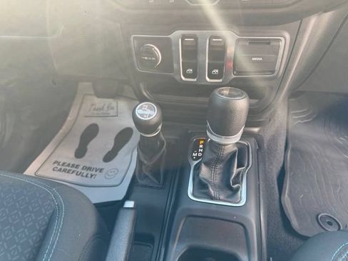 Used 2021 Jeep Wrangler Sport AWD/4WD image 18