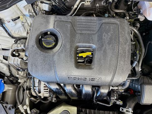 Used 2019 Hyundai Elantra SE image 38