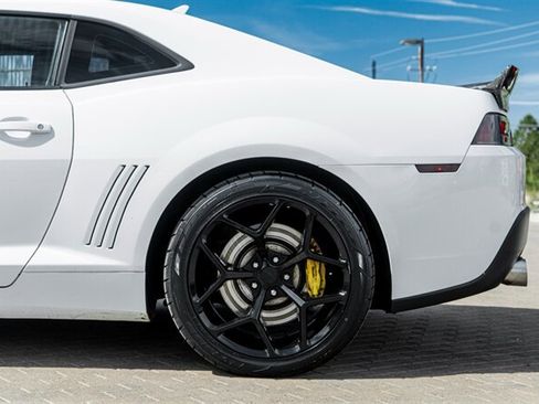 Used 2015 Chevrolet Camaro SS w/ RS Package RWD image 10