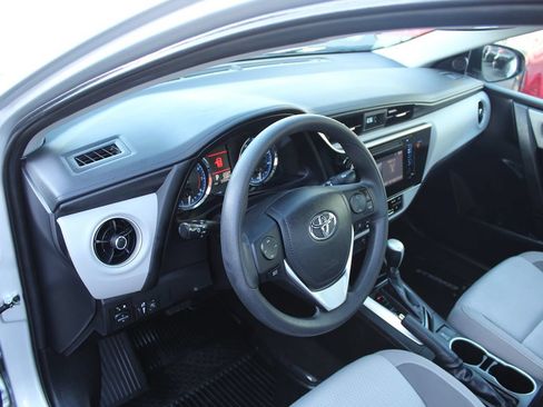 Used 2019 Toyota Corolla LE FWD image 15