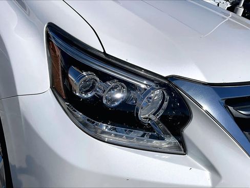 Used 2015 Lexus GX 460 image 25