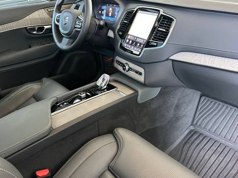 Used 2024 Volvo XC90 T8 Ultimate w/ Lounge Package AWD/4WD image 17