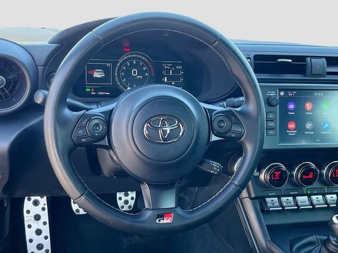 Used 2023 Toyota GR86 Premium image 11