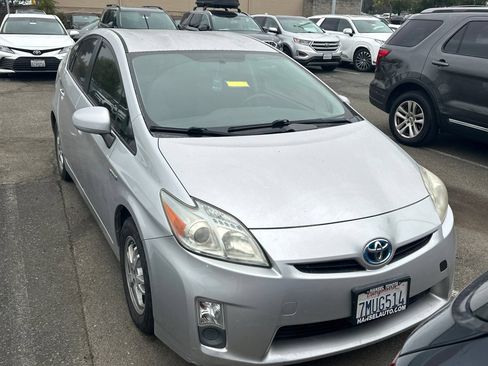 Used 2010 Toyota Prius Three FWD image 3