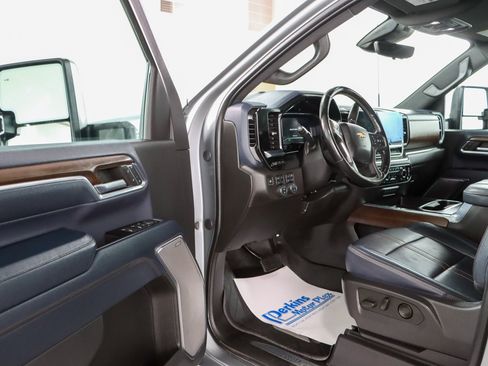 Used 2024 Chevrolet Silverado 3500 High Country w/ High Country Premium Package AWD/4WD image 3