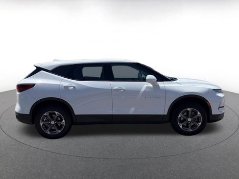 Used 2025 Chevrolet Blazer LT FWD image 16
