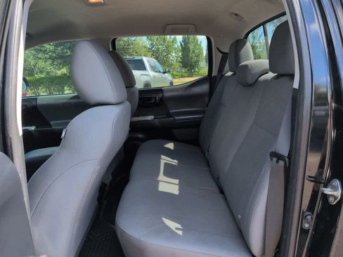 Used 2018 Toyota Tacoma SR5 AWD/4WD image 13