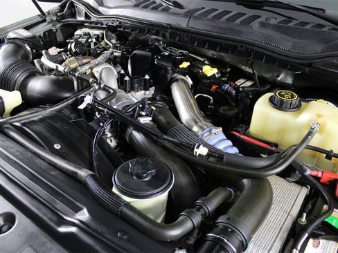 Used 2019 Ford F350 Lariat w/ Chrome Package image 15