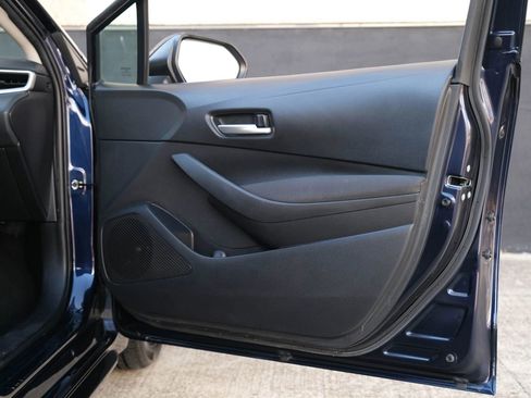 Used 2021 Toyota Corolla LE image 31