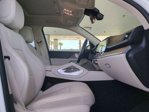 Used 2021 Mercedes-Benz GLS 450 4MATIC image 38